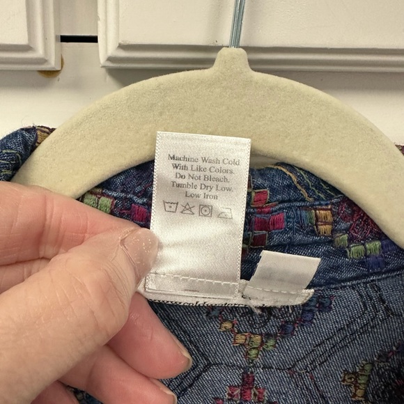 Coldwater Creek Embroidered Denim Jean Jacket Size-Medium - Picture 4 of 8